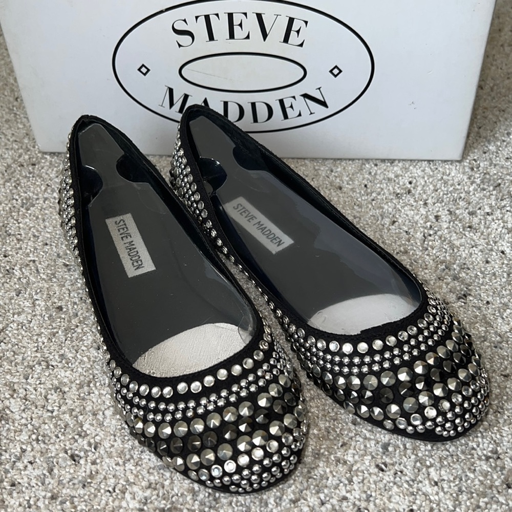 AUTH NIB STEVE MADDEN KUDDOS BLACK SILVER STUDDED RHINESTONE FLATS BLACK